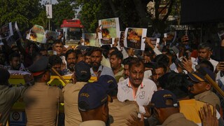 পিছু হঠলেন কৃষকরা।