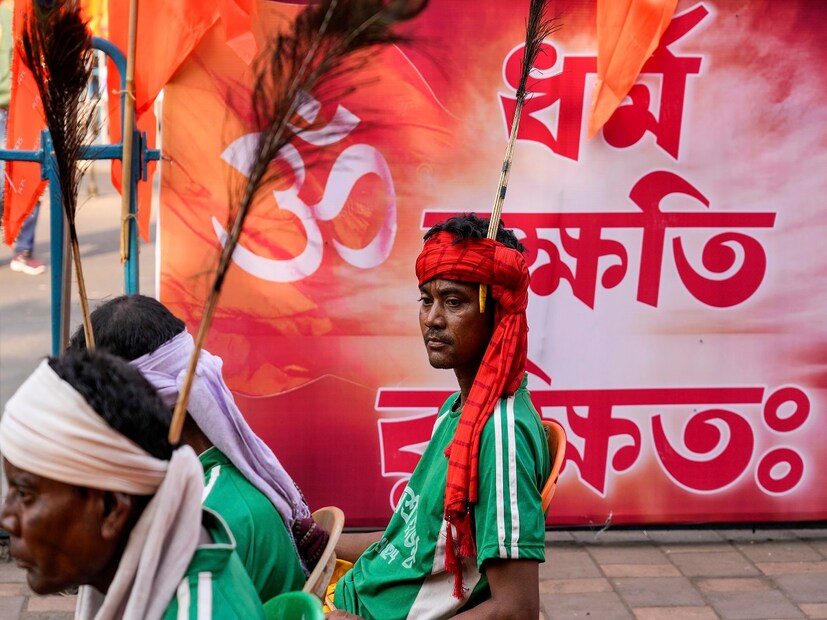 তাঁকে পথচারীরা উদ্ধার করে চট্টগ্রাম মেডিকেল কলেজ হাসপাতালে ভর্তি করেছে বলে পত্রিকাটি জানিয়েছে। হক আরও বলেন, হামলার কারণে তাঁর দীর্ঘদিনের অসুস্থতার কারণে মামলা করতে বিলম্ব হয়েছে। Photo- AP