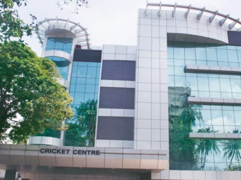 বর্তমানে বিসিসিআইয়ের কোষাগারে কত টাকা আছে জানলে আপনার চোখ কপালে উঠবে। আপনি কল্পনাও করতে পারবেন না টাকারা অঙ্কের পরিমাণ। চমকে যাবেন।