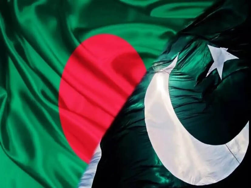 উল্লেখ্য, পাকিস্তানের জেএফ-১৭ থান্ডার যুদ্ধবিমানগুলো ওজনে তুলনামূলকভাবে হালকা এবং দিন-রাতে ও সব ঋতুতে হামলা চালাতে সক্ষম। অত্যাধুনিক এই যুদ্ধবিমানটি পাকিস্তান অ্যারোনটিক্যাল কমপ্লেক্স (পিএসি) ও চীনের চেঙ্গদু এয়ারক্রাফট ইন্ডাস্ট্রি করপোরেশনের যৌথ উদ্যোগে তৈরি করা হয়েছে।