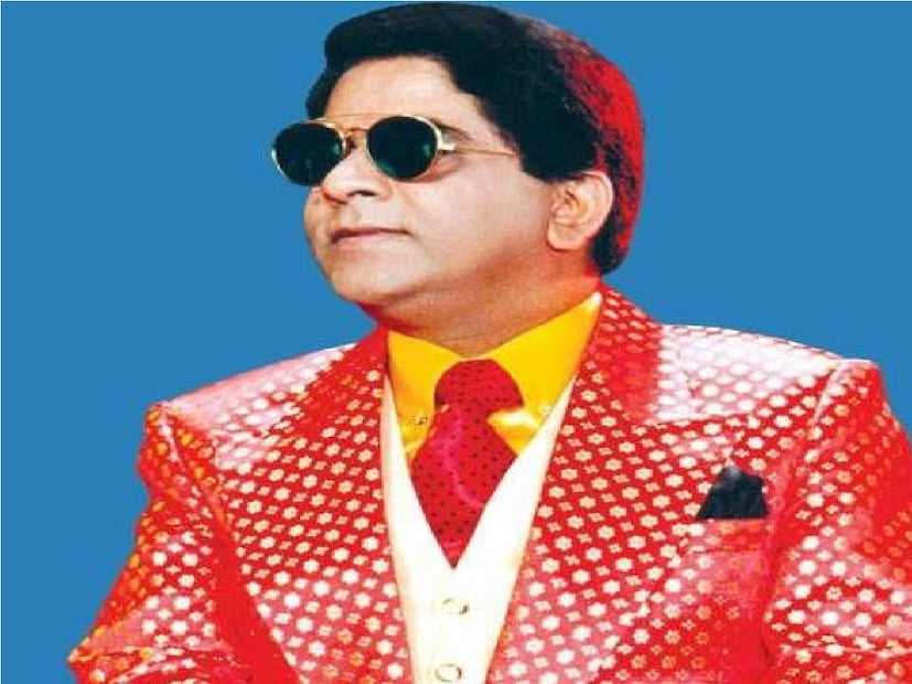 তাঁর ১২ বিলিয়ন ডলার সম্পত্তি৷  এই নেটওয়ার্থে তাঁর সঙ্গে ধারেকাছে আসতেন না বাংলাদেশের প্রাক্তন প্রধানমন্ত্রী শেখ হাসিনাও৷ এই বিশাল সম্পত্তির জন্য তিনি বাংলাদেশের ধনীতম ব্যক্তি৷ এদিকে বাংলাদেশের ধনীদের তালিকায় এর পরপরেই নাম আসে সলমান এফ রহমান এবং সজীব ওয়াজেদ জয়ের মতো বিশিষ্ট ব্যক্তিরা রয়েছেন৷ এঁদের বিপুল পরিমাণ সম্পত্তি ও সম্পত্তিবৃদ্ধির পরেও  ক্রমবর্ধমান অর্থনৈতিক গুরুত্ব তুলে ধরেন।