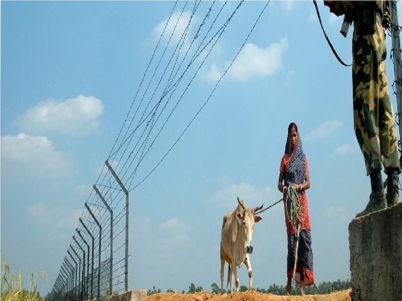 ভারতে আসার পর ওই বাংলাদেশিদের জাল নথিপত্র তৈরি করে ভারতের বিভিন্ন এলাকায় পাঠানো হত বলে পুলিশ সূত্রে দাবি। 