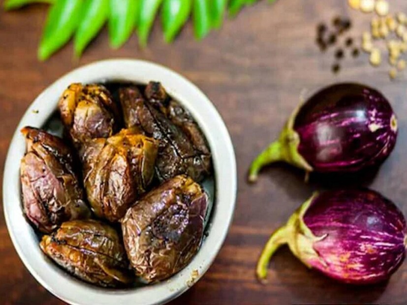 *কিন্তু সহজ কয়েকটা টিপস মাথায় রাখলেই, বাজার থেকে বীজ এবং পোকা ছাড়া বেগুন কিনতে পারবেন। বেগুনি হোক বা সবুজ, দুই ধরনের বেগুনই কিনে আনতে পারবেন পোকা ছাড়া বেগুন। সংগৃহীত ছবি। 