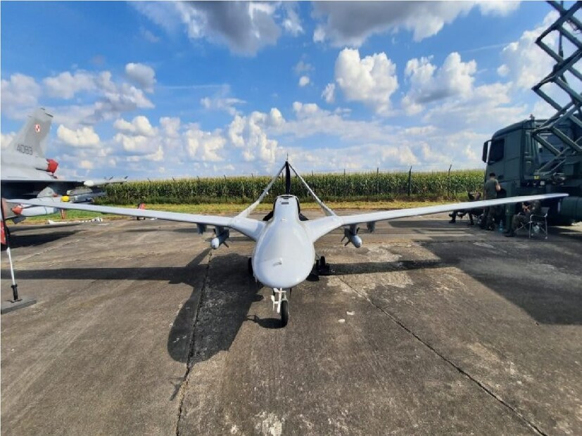 এই ড্রোনগুলি তাদের MAM (Turkish for Smart Micro Munition) লেজার-গাইডেড মিসাইল দিয়ে আধুনিক ট্যাঙ্ক ধ্বংস করতে পারে। TB2 ড্রোন একটি ফ্লাইটে এই ধরনের চারটি এমএএম বহন করতে পারে। Photo- Collected