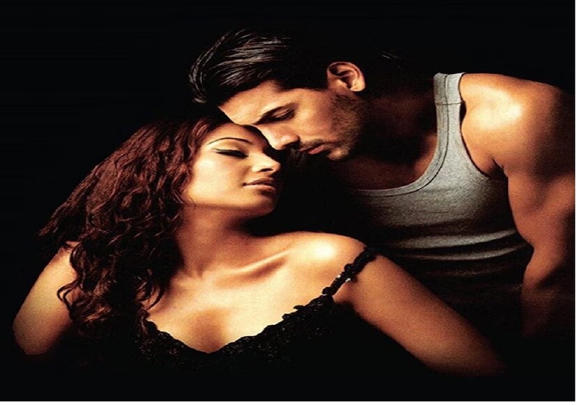 কেরিয়ারের শুরুটা নায়ক হিসেবেই করেছিলেন। ২০০৩ সাল। মুক্তি পেল ‘জিসম’। একেবারে সুপার ডুপার হিট। বিপাশা বসুর সঙ্গে তাঁর মাখোমাখো কেমিস্ট্রিতে কাত তামাম দর্শককুল। জন তখন নয়া সেনসেশন। তরুণীদের চোখের মণি।