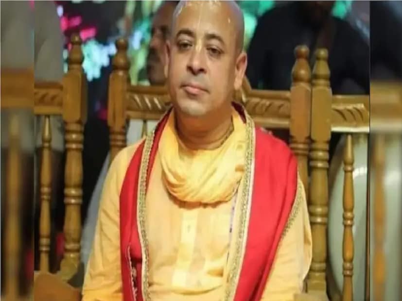 বুধবার অবকাশকালীন চট্টগ্রাম মহানগর দায়রা জজ মো. সাইফুল ইসলাম এই আদেশ দেন। রাষ্ট্রপক্ষের কৌঁসুলি বলছেন, চিন্ময়ের পক্ষে আইনজীবীর ওকালতনামা না থাকায় আবেদন নাকচ করা হয়েছে।