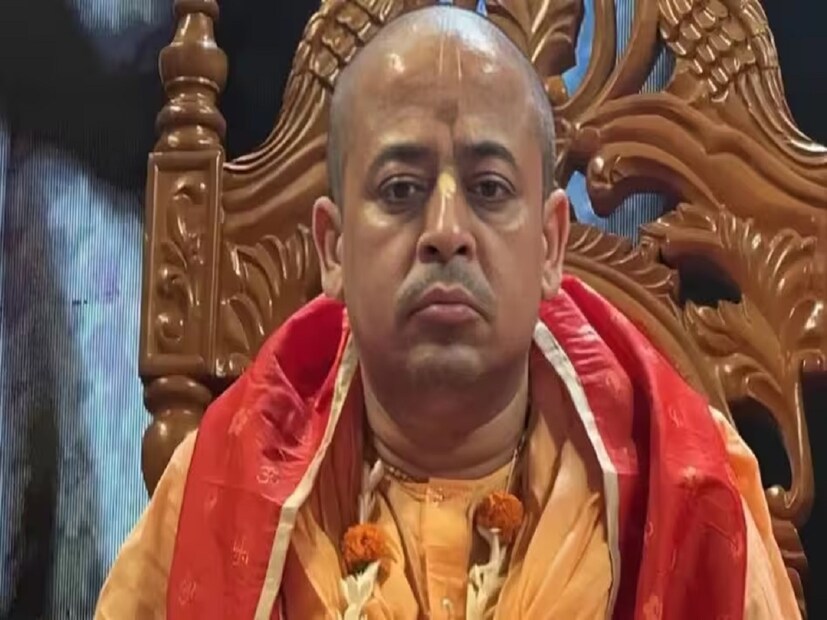 গত কয়েক দিন ধরেই বাংলাদেশ এবং ভারতের সম্পর্কে টানাপড়েন চলছে। সন্ন্যাসী চিন্ময় কৃষ্ণ দাসের গ্রেফতারি নিয়ে টানাপড়েন নতুন মাত্রা পায়। এখনও মুক্তি পাননি চিন্ময় কৃষ্ণ দাস। এর মধ্যেই বাংলাদেশে সংখ্যালঘুদের প্রতি দমনপীড়ন নিয়ে একাধিক অভিযোগ উঠেছে।  