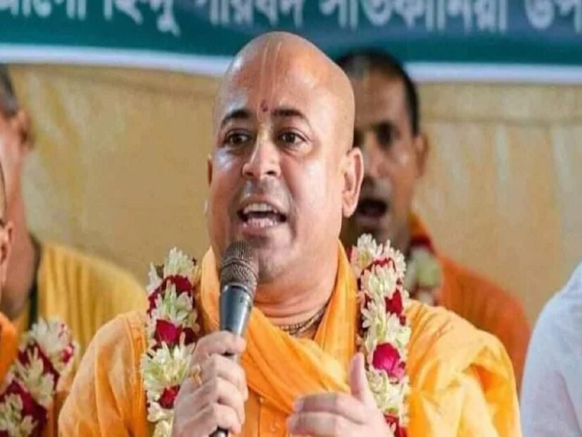 রাষ্ট্রপক্ষ থেকে আদালতকে জানানো হয়, চিন্ময়ের আগাম জামিন শুনানির আবেদন করা আইনজীবী রবীন্দ্র ঘোষ কোনও ওকালতনামা দেননি তাঁর পক্ষে মামলা লড়ার। এ ছাড়া চিন্ময়ের আইনজীবী শুভাশীষ শর্মাও হাজির ছিলেন না। শুভাশীষ মামলা লড়ার জন্য রবীন্দ্র ঘোষকে লিখিত কিছু দেননি। পরে আদালত আইনজীবী রবীন্দ্র ঘোষের করা আবেদন নাকচ করে দেন।