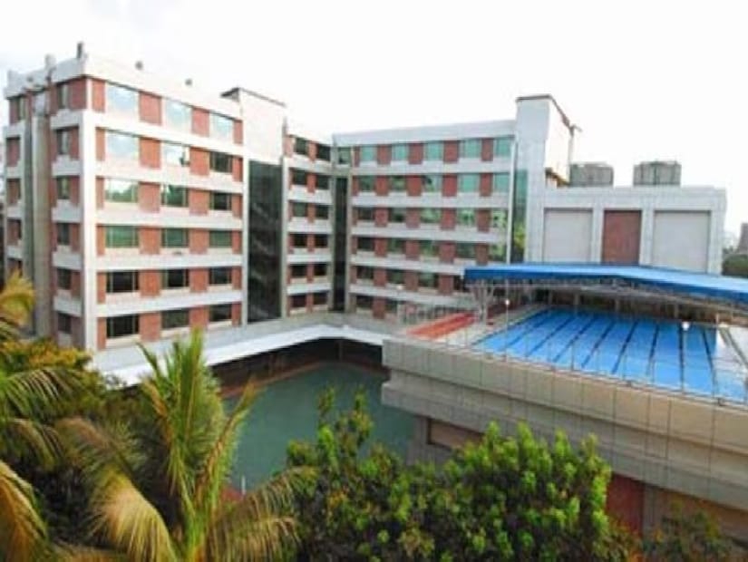 ইকোলে মন্ডিয়াল ওয়ার্ল্ড স্কুল, মুম্বাইএই তালিকার পরের নাম ইকোল মন্ডিয়েল ওয়ার্ল্ড স্কুলের, যা বিশ্বব্যাপী কাজ করে। এতে আন্তর্জাতিক পাঠ্যক্রম অন্তর্ভুক্ত করা হয়েছে। এই স্কুলের ফি প্রায় ১০ লাখ টাকা।