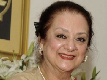 গুরুতর অসুস্থ সায়রা বানু