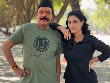 ‘যব প্যায়ার করে কোই…’ ৭০ বছরের অভিনেতার প্রেমে হাবুডুবু? ট্রোলের মুখে অভিনেত্রী