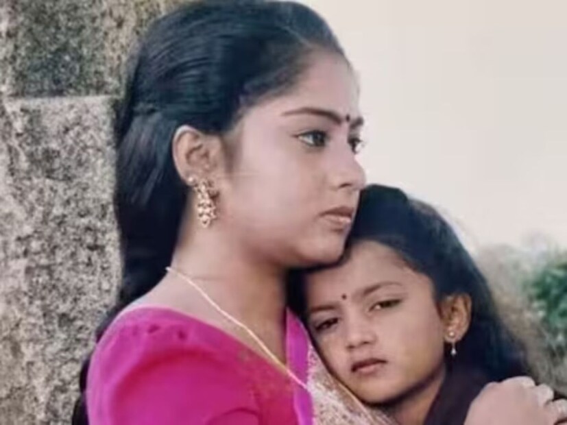 এই অভিনেত্রী খ&#x200d;্যাতি শিখরে থেকেই বিদায় জানান অভিনয়কে। অর্থ, খ&#x200d;্যাতি, কোনওটারই অভাব ছিল না তাঁর। কম বয়সেই উচ্চ প্রশংসা পেয়েছিলেন। তবে বর্তমানে অভিনয় ছেড়ে তিনি সফল আইএএস অফিসার। 