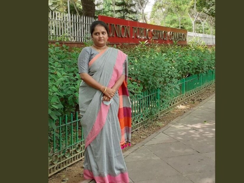 তবে তিনি অভিনয় জগতকে খুব তাড়াতাড়ি বিদায় জানান। প্রথমে কর্নাটক অ&#x200d;্যাডমিনিস্ট্রেটিভ সার্ভিস পরীক্ষা পাস করে ২ বছর চাকরি করেব। পরে ইউপিএসসি পরীক্ষায় সফল হয়ে আই এ এস হন।
