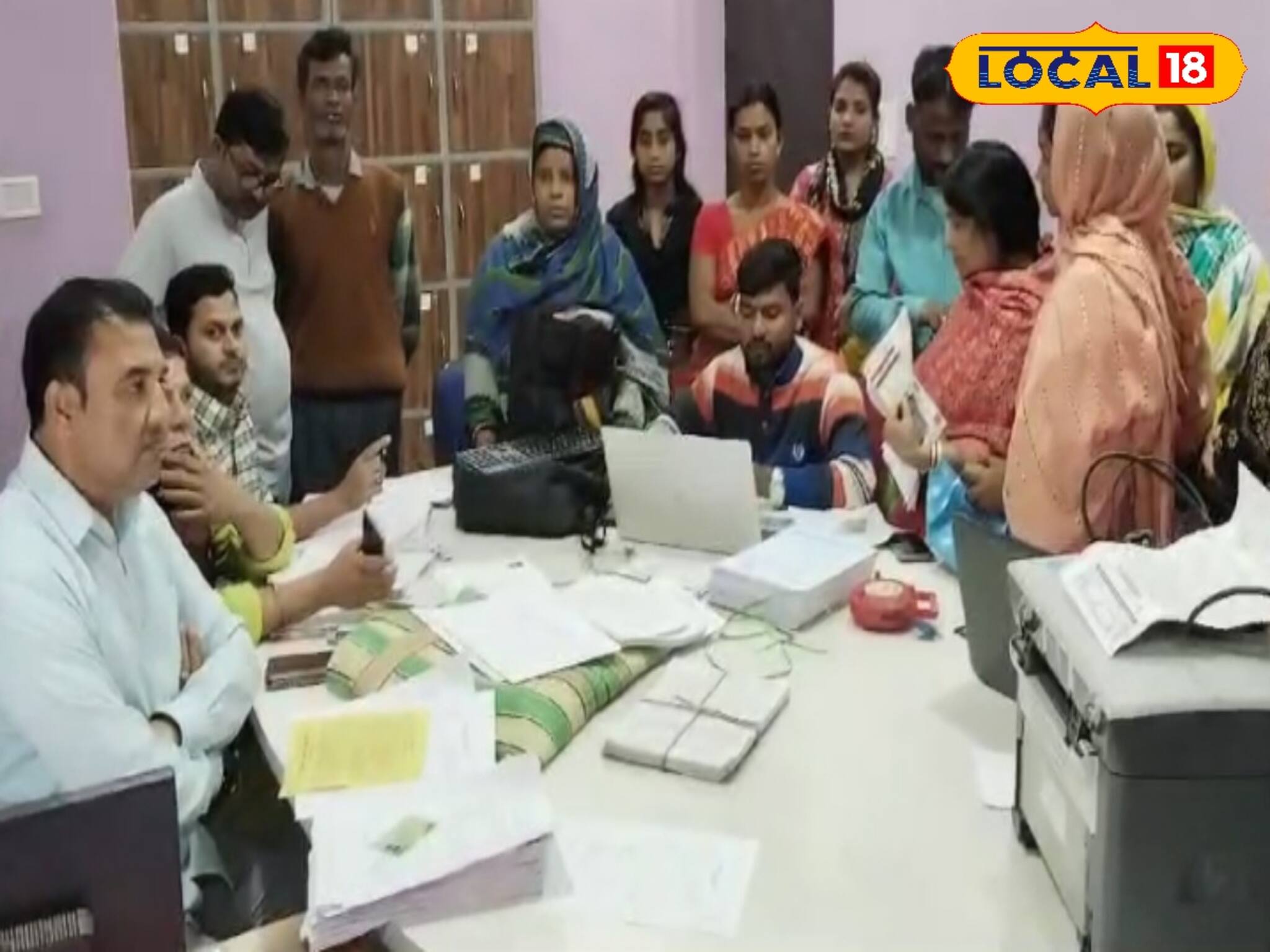 টাকা দরকার? চুটকিতে হবে সমাধান! সরকারের বিশেষ ব্যবস্থায় সুবিধা পাবেন ইনারা