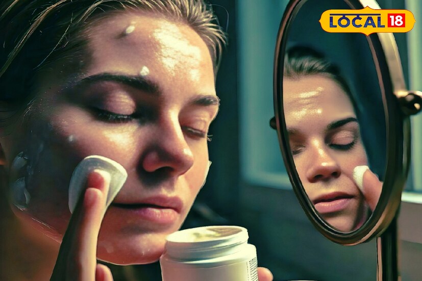 শীতে স্বকের সমস্যা বেড়ে ওঠে অনেকটাই। এই সময়ে ঝলমলে ত্বক পেতে অনেকেই নামী-দামি কিছু প্রসাধনীর ব্যবহার করতে শুরু করে থাকেন। শীতে স্বকের সমস্যা বেড়ে ওঠে অনেকটাই। এই সময়ে ঝলমলে ত্বক পেতে অনেকেই নামী-দামি কিছু প্রসাধনীর ব্যবহার করতে শুরু করে থাকেন।