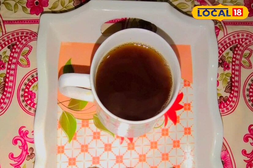 *এই পুষ্টিবিদের পরামর্শ, শীতকালে আদা, লেবু মিশ্রিত চা খেলে উপকার পাওয়া যাবে। তাছাড়াও তালিকায় রাখতে পারেন হার্বাল টি, যে চায়ের মধ্যে পুদিনাপাতা, গোলমরিচ, দারচিনি রাখতে পারেন। এই ধরনের চা আপনার শরীরকে ঠান্ডা লাগা থেকে রক্ষা করবে। আবার শীতকালে শরীরকে উষ্ণ রাখবে।