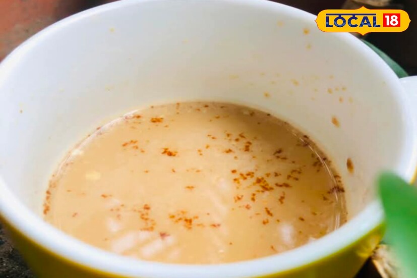 *পুষ্টিবিদ প্রীতি মজুমদার বলছেন, শীতকালে কফি খাওয়ার মাত্রা অনেকটা বেড়ে যায়। কিন্তু অত্যধিক কফি পান করলে শরীরে নানা রকম সমস্যা হতে পারে। হতে পারে অনিদ্রার মতো সমস্যাও। তাই দিনে দু'বারের বেশি কফি খাওয়া উচিত নয়।