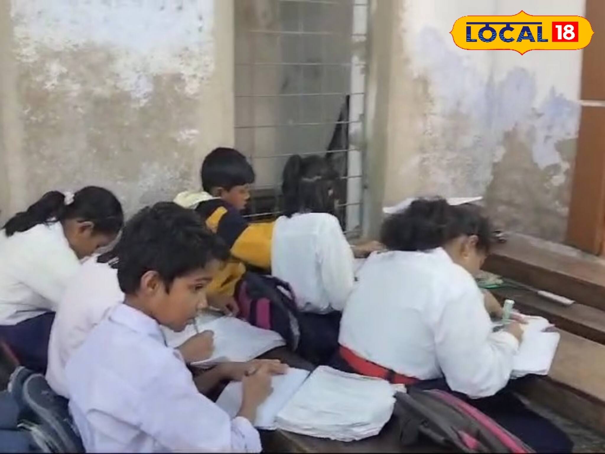 উলট পুরাণ! 'ফ্যাশনে' না গিয়ে অভিভাবকরা সন্তানদের ভর্তি করেন সরকারি স্কুলেই