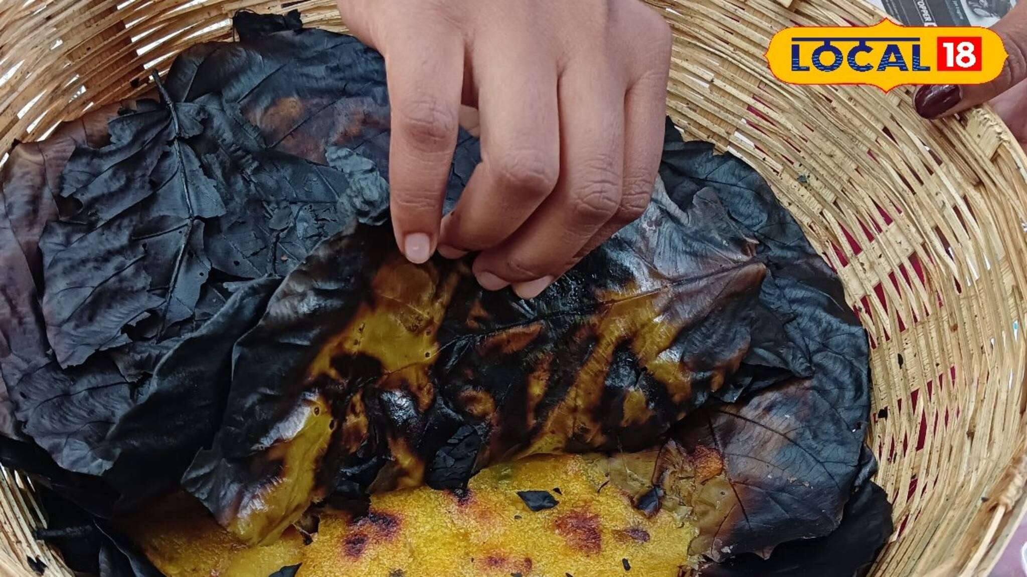 Mangsho Pitha: বিদেশের 'বারবিকউ'-র টেস্ট ভুলে যাবেন এই দেশি 'মাংস-পিঠে' খেলে! শীতে পাতা পোড়ানো মাংসের স্বাদ যেন অমৃত