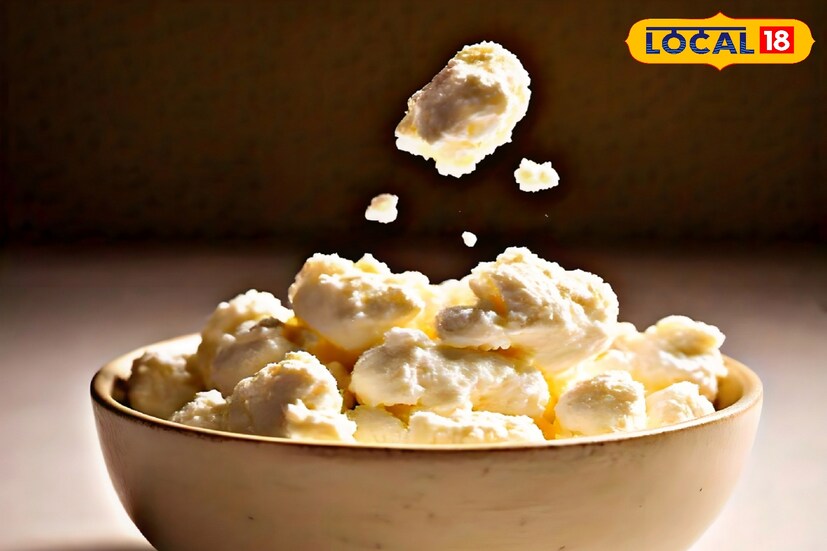 অনেকেই রোজের ডায়েটে ছানা খেয়ে থাকেন। নিরামিষের দিনে ছানার বাঙালির অন্যতম ভরসা। বাড়িতে তৈরি টাটকা ছানার স্বাদই আলাদা। ছানায় প্রোটিনও থাকে ভরপুর মাত্রায়। অনেকেই রোজের ডায়েটে ছানা খেয়ে থাকেন। নিরামিষের দিনে ছানার বাঙালির অন্যতম ভরসা। বাড়িতে তৈরি টাটকা ছানার স্বাদই আলাদা। ছানায় প্রোটিনও থাকে ভরপুর মাত্রায়।