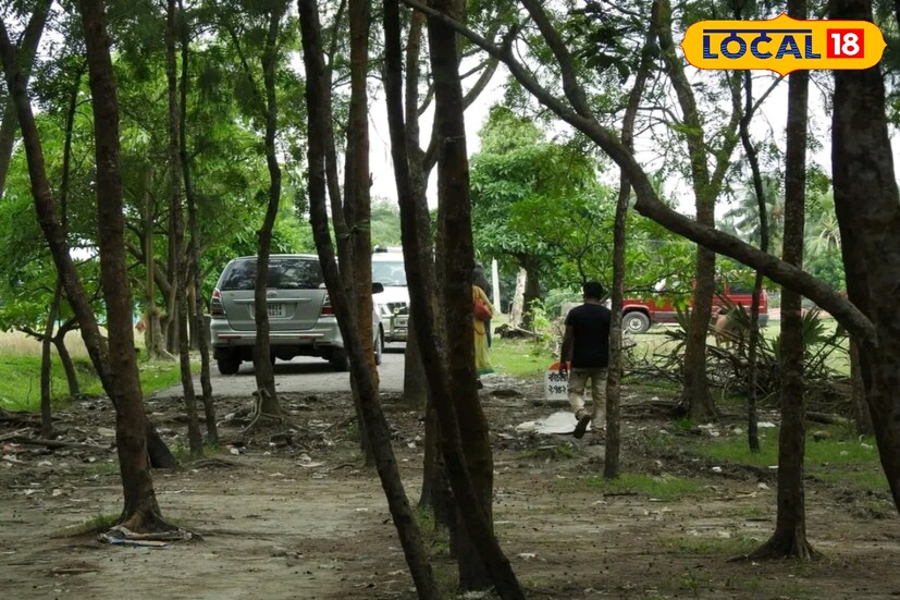 কলকাতা থেকে এই যায়গার দূরত্ব মাত্র ৯০ কিলোমিটার। নিকট রেলস্টশন উকিলের হাট। কাকদ্বীপ থেকেও যাওয়া যায়।