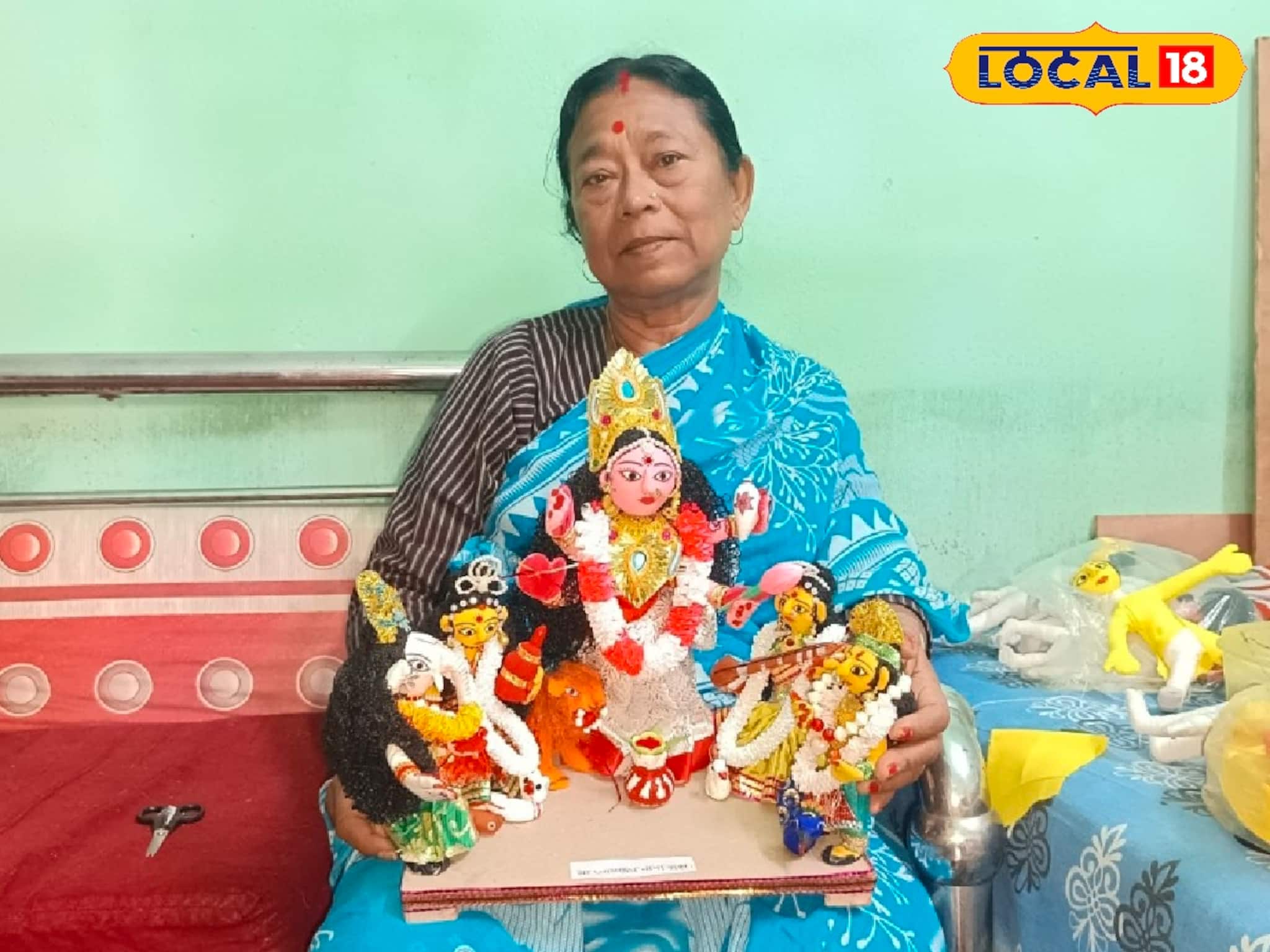 বয়স ষাটের গণ্ডি ছুঁয়েছে! তবুও এই বিশেষ পুতুল তৈরির নেশায় মগ্ন এই মহিলা শিল্পী
