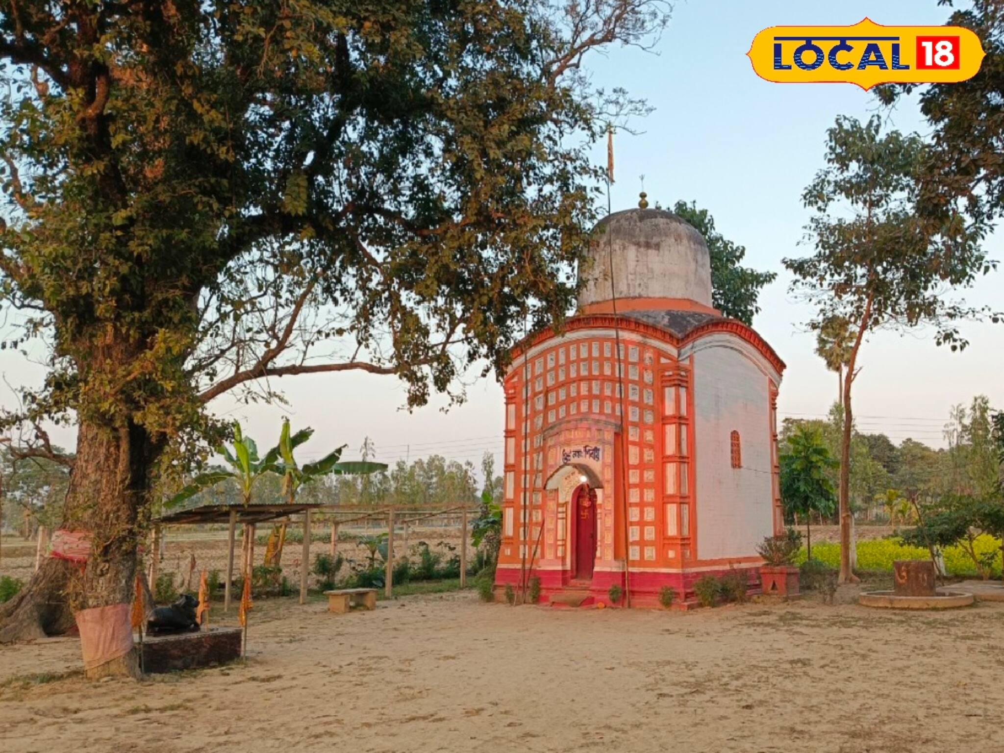 এই গ্রামে রয়েছে প্রাচীন এক মন্দির! ইতিহাসের টানেই এই মন্দিরে আসেন বহু পর্যটক