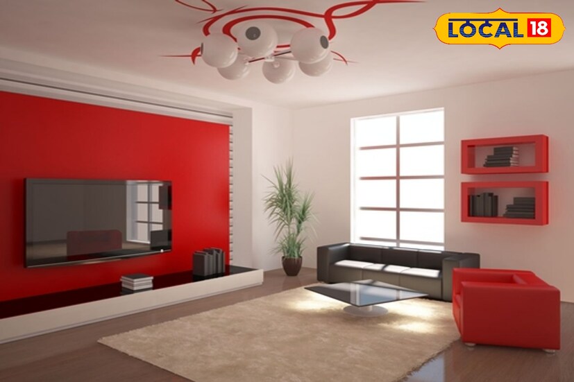 উত্তর-পূর্ব ঘরে সাদা বা বেগুনি রঙ ব্যবহার করা উচিত। এই ঘরটিকে বাড়ির সবচেয়ে পবিত্র কক্ষ বলে মনে করা হয়।