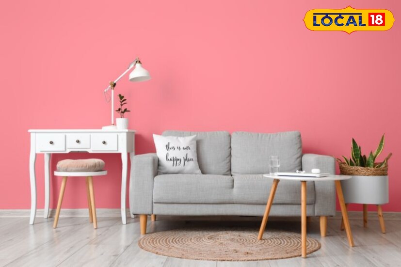 আকাশী রঙ জলের উপাদান নির্দেশ করে। বাড়ির উত্তর দিকের দেওয়ালে এই রং করতে পারেন। বাড়ির প্রধান প্রবেশদ্বারের জন্য ক্রিম রঙ, লাল, গোলাপী, হালকা মেরুন রঙ থাকা শুভ।