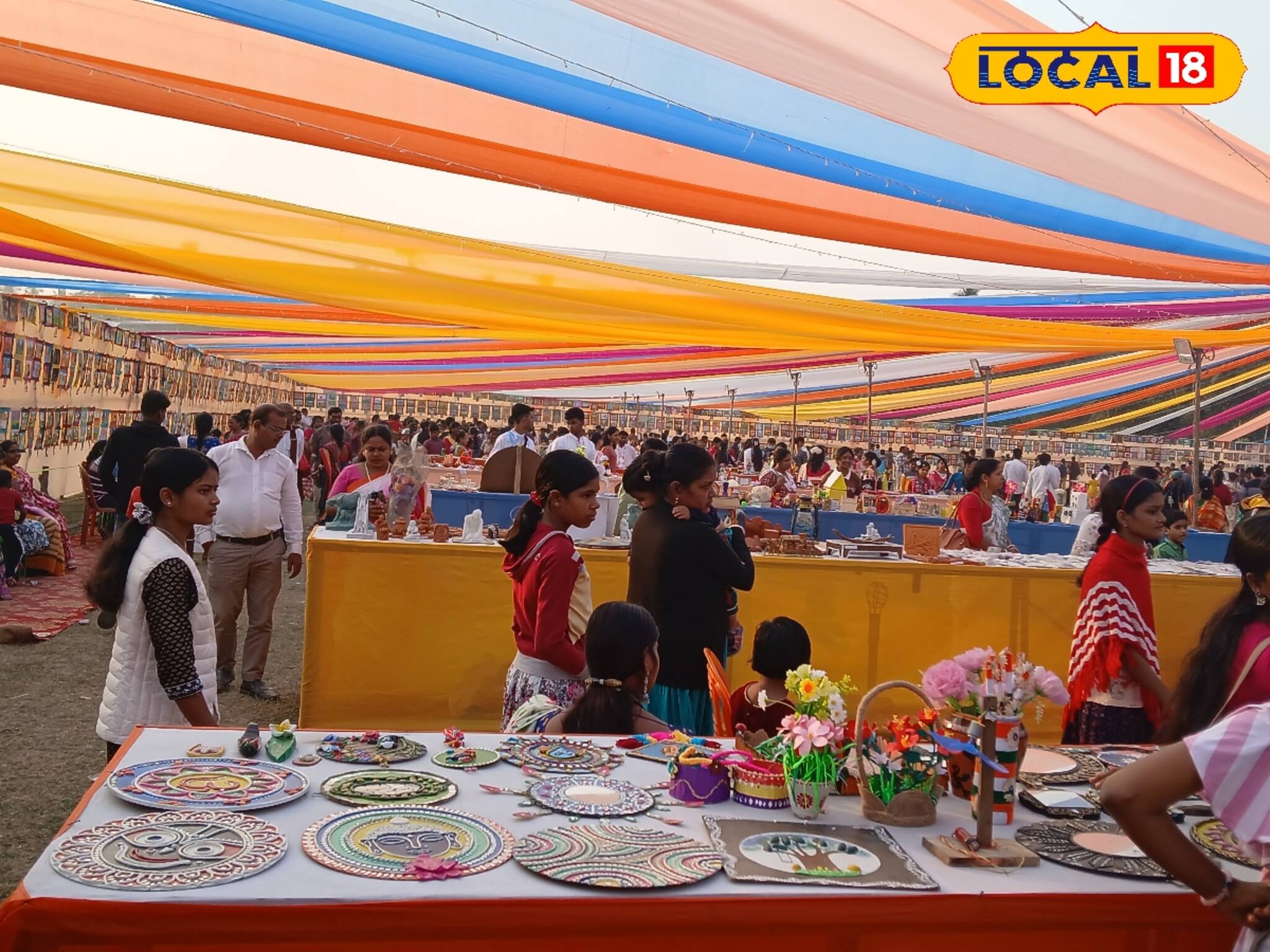 মাত্র ১০ টাকায় মিলছে শিল্পীদের হাতে তৈরি জিনিস, কোথায় পাবেন? জেনে নিন