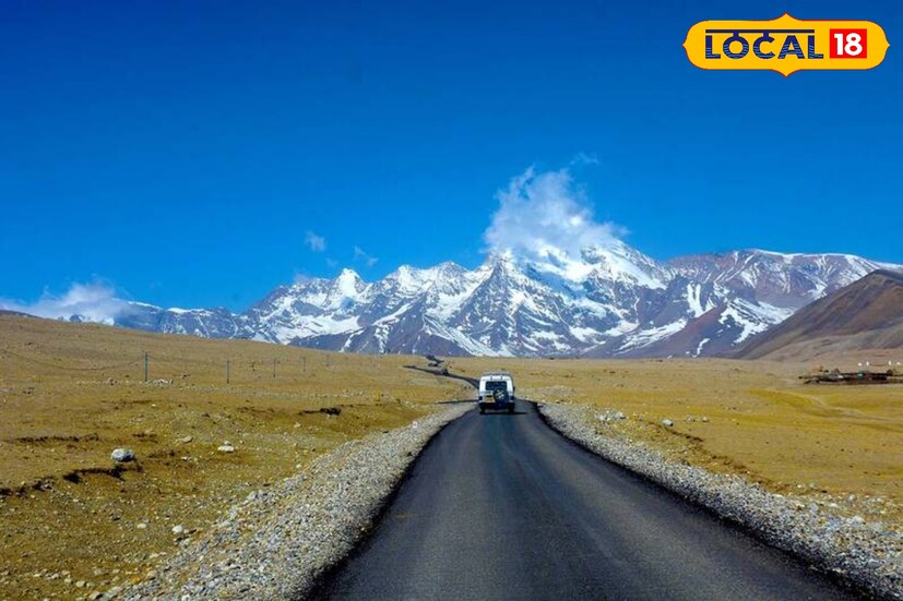 গুরুদংমার লেক যেতে হলে লাচেন হয়েই যেতে হয়। এবার পর্যটকদের জন্য লাচেন যাওয়ার ছাড়পত্র বিতরণ করতে শুরু করেছে সিকিম সরকার । লাচেন থেকে গুরুদংমার যাওয়ার জন্য আলাদা করে কোনও ছাড়পত্রের প্রয়োজন হয় না। আবহাওয়া গাড়ি চলাচলের জন্য প্রতিকূল না থাকলে লাচেন থেকে সহজেই ঘুরে আসা যায় গুরুদংমার লেক।