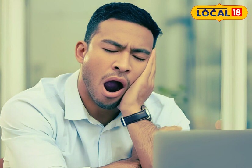 দিনের পর দিন ঘুম পর্যাপ্ত না হলে হজমের সমস্যা অনিবার্য। এতে অন্ত্রের হজমকারী উৎসেচক নিঃসরণে প্রভাব পড়ে। ফলে বদহজম, পেট ফাঁপা, পেট ফুলে যাওয়ার মতো সমস্যা হয়।