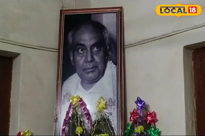 চুরুলিয়া গ্রাম ঘুরতে গেলে গ্রামে ঢোকার সময় দেখা পাবেন কবির বিশাল আবক্ষ মূর্তির। এখানেই রয়েছে নজরুল একাডেমি। ফলে নজরুলপ্রেমী মানুষজনের কাছে এই জায়গা একটা দিনে উপহারের সমাহার হয়ে ধরা দেবে। গ্রাম্য পরিবেশে ঘোরার পাশাপাশি বহু অজানা তথ্য সঙ্গে নিয়ে ফিরতে পারবেন বাড়ি।