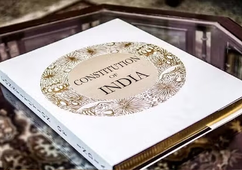 ১৯৫০ সালের ২৬ জানুয়ারি থেকে ভারতে কার্যকর হয় সংবিধান। এই সংবিধানে সরকারের গঠন, কার্যপদ্ধতি, ক্ষমতা ও কর্তব্য নির্ধারণ, মৌলিক অধিকার, নীতি নির্দেশ, এবং নাগরিকদের কর্তব্য নির্ধারণের মাধ্যমে ভারতের রাজনৈতিক আদর্শের রূপরেখা নির্দিষ্ট করা হয়েছে। 