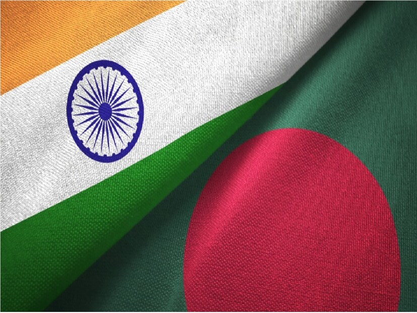 : ভারত ও বাংলাদেশের সম্পর্ক এই মুহূর্তে বেশ জটিল জায়গায় দাঁড়িয়ে৷ প্রবাসীদের জন্য নিয়মে কড়াকড়ি করছে মুহম্মদ ইউনূসের প্রশাসনাধীন বাংলাদেশ৷ ভারতের সঙ্গে একটার পর একটা চুক্তি বাতিল করছে তারা৷ বিভিন্ন জিনিস রফতানি - আমদানিতেও লাগছে নিষেধাজ্ঞা৷