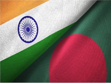 ভারতীয়দের জন্য নানারকম নিয়মে কড়াকড়ি,পাকিস্তানের জন্য ভিসার নিয়ম দেদার ছাড় ভারতীয়দের জন্য নানারকম নিয়মে কড়াকড়ি,পাকিস্তানের জন্য ভিসার নিয়ম দেদার ছাড়