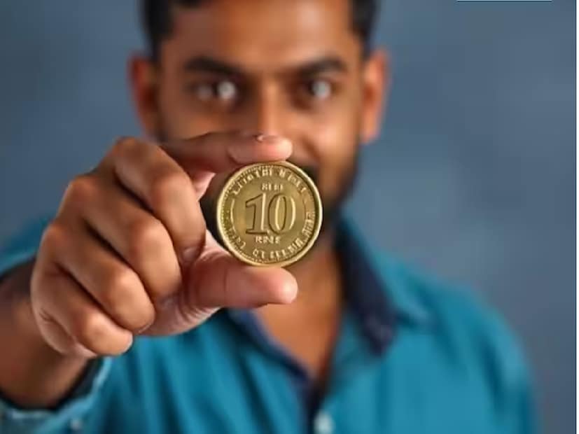 দেশে রয়েছে ৪টি টাঁকশাল। যেখানে টাকা ছাপানো এবং কয়েন বানানো হয়। নোট এবং কয়েন তৈরিতে সরকারের টাকা খরচ হয়। সরকার এই খরচ নাগরিকদের থেকে কর হিসেবে প্রাপ্ত অর্থ দিয়ে বহন করে। 