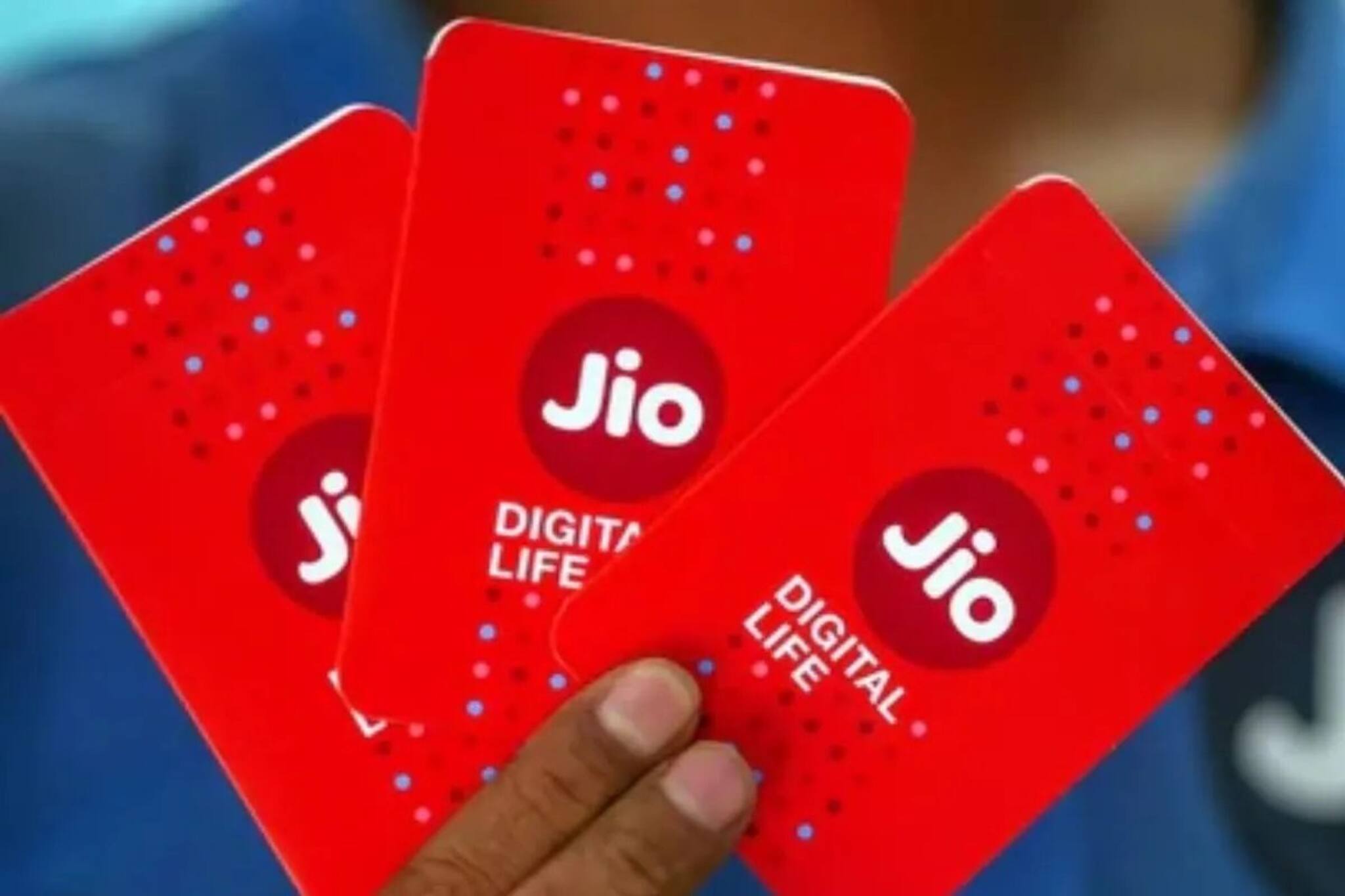 নতুন বছরের আগেই Jio-র চমক! ২০২৫ টাকার রিচার্জ প্ল্যানে মিলবে আকর্ষণীয় অফার