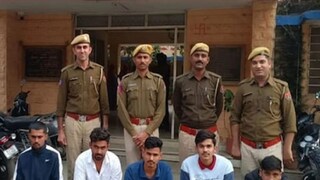 রাত জেগে পড়াশোনা করছিলেন ৫ তরুণ, আচমকাই জোশের বশে হুঁশ হারিয়ে এমন কাণ্ড করলেন…! (Image-File) রাত জেগে পড়াশোনা করছিলেন ৫ তরুণ, আচমকাই জোশের বশে হুঁশ হারিয়ে এমন কাণ্ড করলেন…! (Image-File)