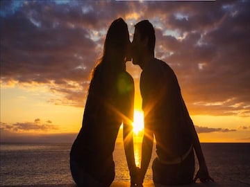 বউ ছেড়ে শালিকে নিয়ে ঘরভাড়া করে হোটেলে যুবক! হঠাৎ হোটেলে হাজির শালির বর, তারপর যা হল... বউ ছেড়ে শালিকে নিয়ে ঘরভাড়া করে হোটেলে যুবক! হঠাৎ হোটেলে হাজির শালির বর, তারপর যা হল...