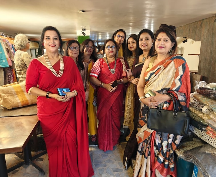 এদিকে দক্ষিণ কলকাতার বুকে ৬ ডিসেম্বর ২০২৪ তারিখ থেকে শুরু হয়ে গিয়েছে অরা-র ক্রিসমাস কার্নিভ্যাল। যা চলবে আগামী ৮ ডিসেম্বর ২০২৪ তারিখ পর্যন্ত। তিন দিন ব্যাপী এই ক্রিসমাস কার্নিভ্যালের আয়োজন করেছেন মমতা চট্টোপাধ্যায়, রূপা কর এবং সঞ্চয়িতা দাস। 