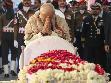 শেষকৃত্য সম্পন্ন মনমোহনের।