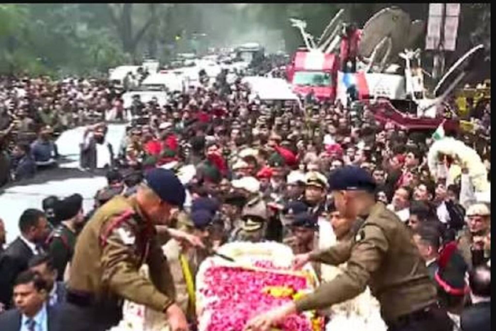 শেষ যাত্রায় মনমোহন, স্মৃতি সৌধ বিতর্কে ইতি টানল কেন্দ্র! জায়গা বরাদ্দের আশ্বাস