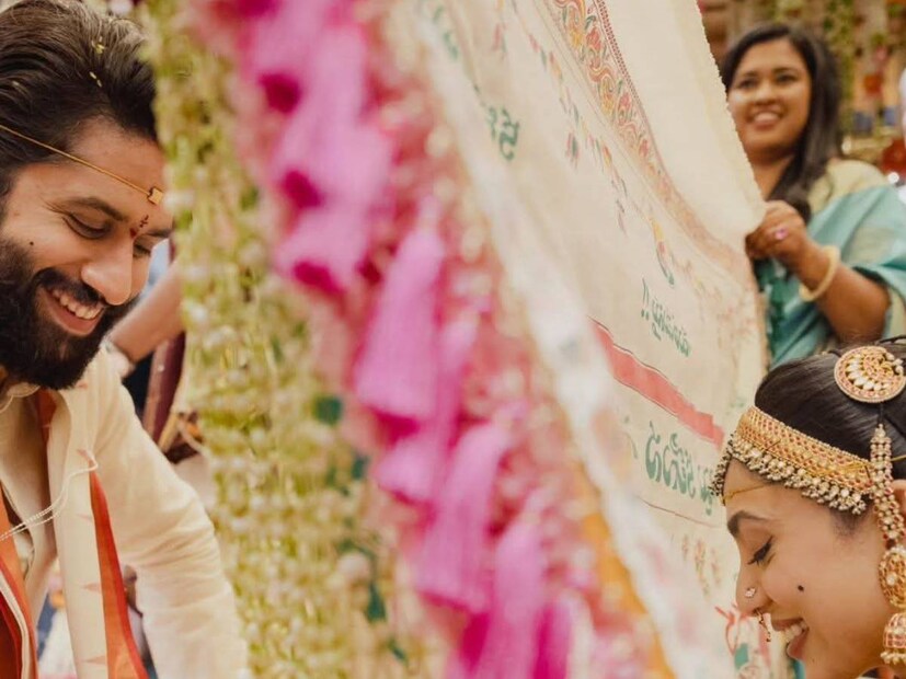 তিনি লেখেন, 'শোভিতা এবং নাগাকে একসঙ্গে এই সুন্দর অধ্যায়টি শুরু করতে দেখা আমার জন্য একটি বিশেষ এবং আবেগময় মুহূর্ত। আমার প্রিয় নাগাকে অভিনন্দন, এবং প্রিয় শোভিতা পরিবারে স্বাগতম— তুমি ইতিমধ্যেই আমাদের জীবনে অনেক সুখ নিয়ে এনে।'