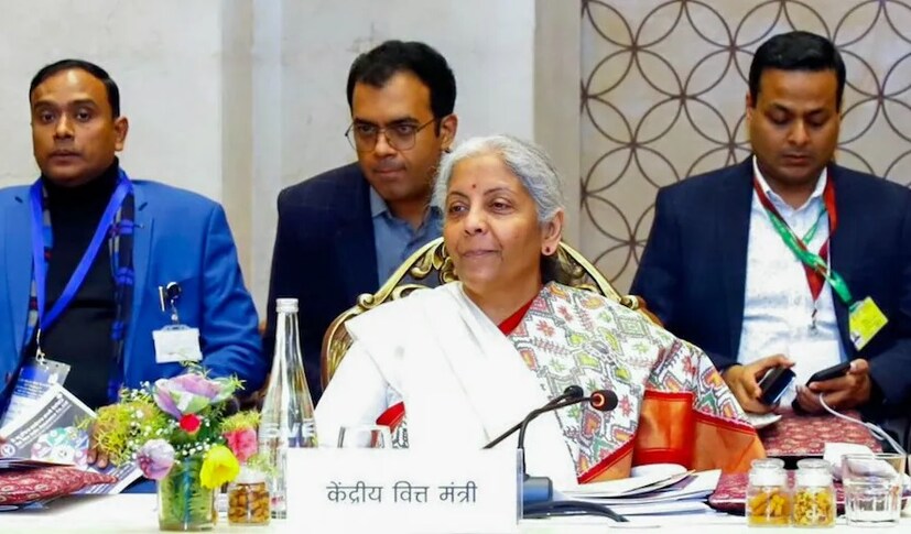 ভাউচার লেনদেনে জিএসটি: কাউন্সিল স্পষ্ট করে দিয়েছে, ভাউচার লেনদেনের ক্ষেত্রে কোনওরকম জিএসটি লাগু হবে না। কারণ এটা পণ্য বা পরিষেবা নয়। বিষয়টাকে আরও সহজ করার জন্য ভাউচার লেনদেন সংক্রান্ত নিয়মগুলিও সহজ করা হচ্ছে। 