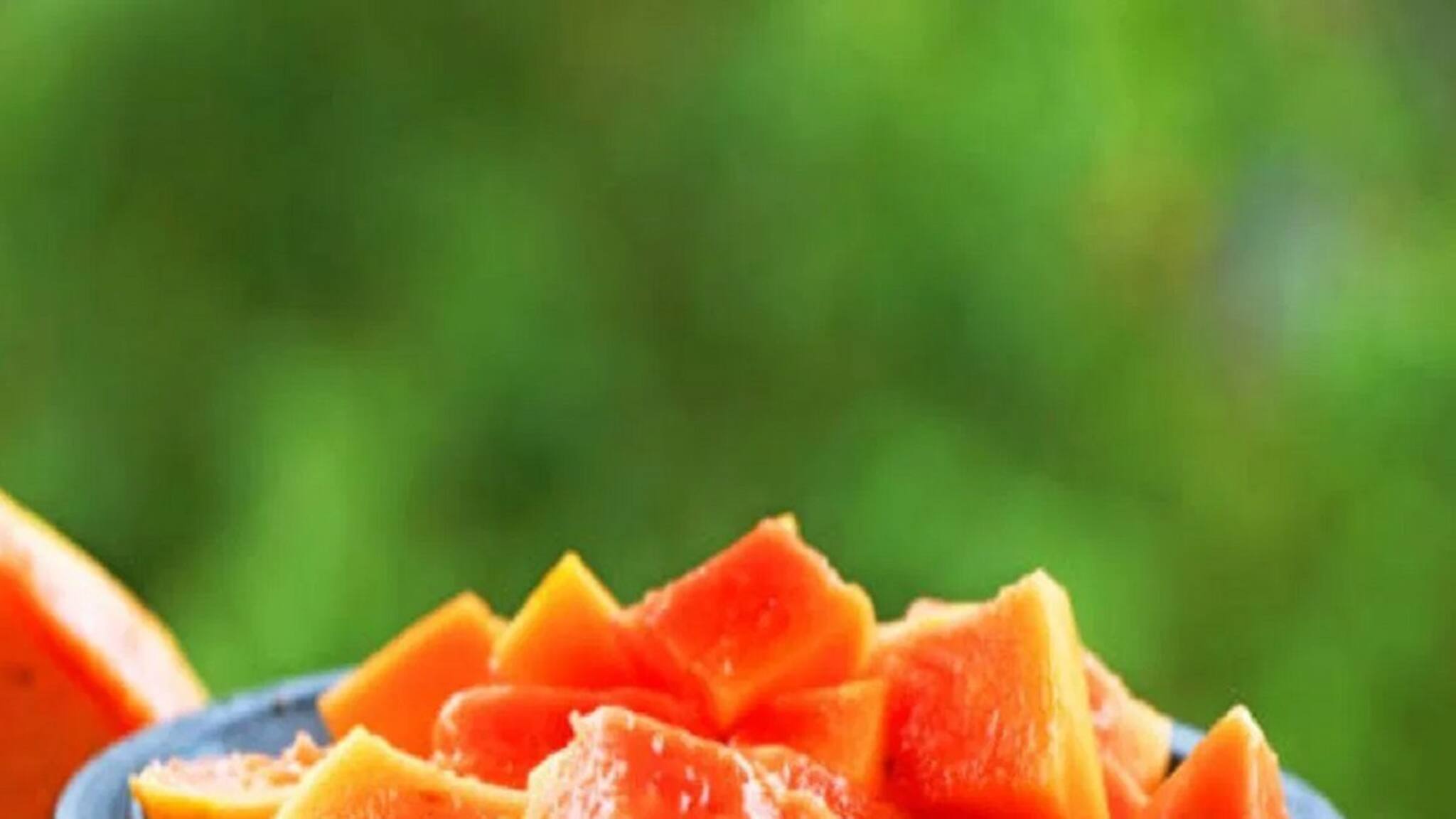 অর্শের যন্ত্রণা কমাতে ধন্বন্তরী এই 'সুপারফুড' ফল! কীভাবে খেলে আসল উপকার? জানুন