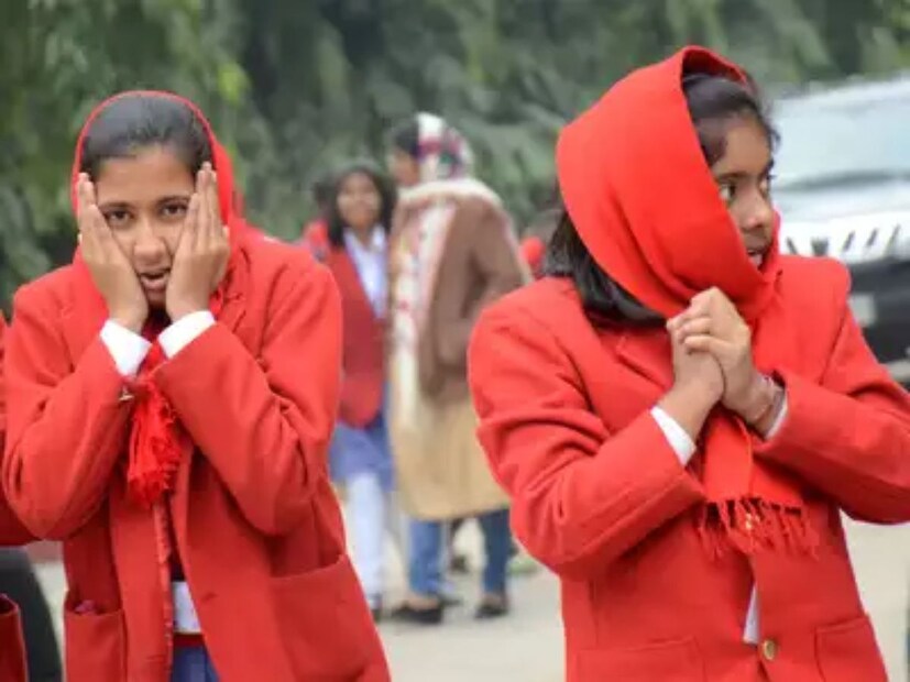 চিকিৎসক জানান, শীতে ইমিউনিটি সিস্টেম দুর্বল হয়ে পড়ে, তাই স্বাস্থ্য এবং খাদ্যের দিকে বিশেষ যত্ন নেওয়া প্রয়োজন। খাইরতাল তিজারা জেলার জেলা আয়ুর্বেদিক মেডিক্যাল অফিসার ডাঃ রমেশ চন্দ গ্যানানির মতে, শীতকালে খাদ্যের প্রতি বেশি মনোযোগ দেওয়া উচিত। এই সময় বয়স্ক এবং শিশুদের প্রতি বিশেষ যত্ন নেওয়া প্রয়োজন।  