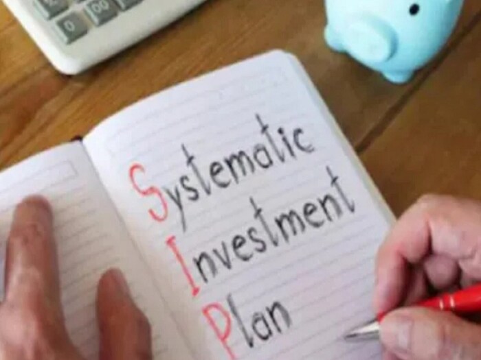 Mutual Fund Investment: মাত্র ৭ বছরে ৪ গুণের বেশি রিটার্ন! এই ৫ মিউচুয়াল ফান্ডের SIP থেকে মালামাল হয়ে গিয়েছেন বিনিয়োগকারীরা Mutual Fund Investment: মাত্র ৭ বছরে ৪ গুণের বেশি রিটার্ন! এই ৫ মিউচুয়াল ফান্ডের SIP থেকে মালামাল হয়ে গিয়েছেন বিনিয়োগকারীরা