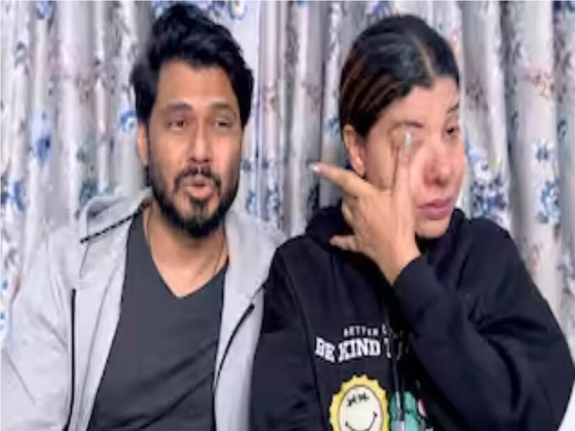 শিশুকে গর্ভে আনার জন্য ৬৫ ইনজেকশনের যন্ত্রণা সহ্য করেছেনকাঁদতে কাঁদতে সম্ভাবনা গর্ভাবস্থার পুরো প্রক্রিয়া বর্ণনা করেন। IVF-র পুরো প্রক্রিয়া চলাকালীন, তিনি ৬৫টি ইনজেকশন নিয়েছিলেন, যা খুব বেদনাদায়ক ছিল, কিন্তু তিনি তাঁর সন্তান জন্ম দেওয়ার খুশির জন্য সব কষ্ট করেছিলেন।