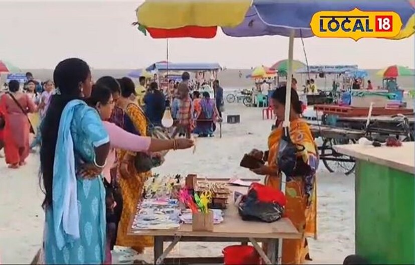 ট্রেনে এখানে পৌঁছলে শিয়ালদহ থেকে নামখানা পর্যন্ত খরচ পড়বে ২৫ টাকা। এরপর বকখালি পর্যন্ত বাসে পৌঁছালে ৪০ থেকে ৪৫ টাকা খরচ পড়বে। অর্থাৎ ১০০ টাকার মধ্যেই সমুদ্রে পৌঁছাতে পারবেন। এই পকেট ফ্রেন্ডলি ডেস্টিনেশন কাছে টানছে সকলকে।
